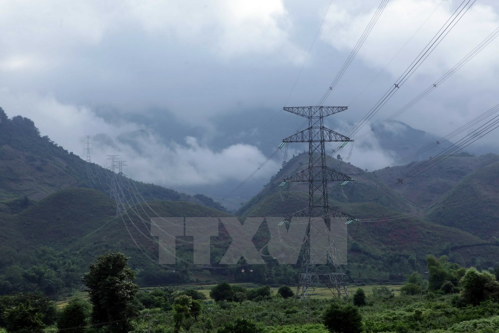Đường dây 500 kV Sơn La - Lai Châu. (Ảnh: Lê Hữu Quyết/TTXVN)